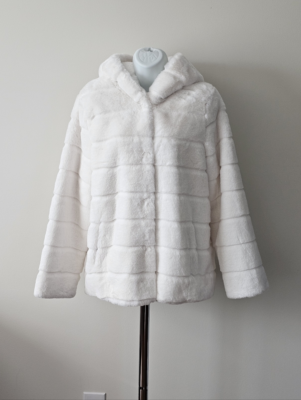 Apparis Goldy Coat White Size Medium NWOT